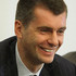 Михаил Прохоров, 43 года, Москва. По данным Forbes, состояние главы группы "Онэксим"равняется 19,5 миллиардам долларов. Михаил служил в армии, а потом с отличием окончил финансовый институт.  Убежденный холостяк, однажды сказал: "Люди женятся тогда, когда у них есть бытовые проблемы, а у меня с бытом все в порядке, рубашки чистые и выглаженные".  Любит футбол, баскетбол и горные лыжи, болеет за ЦСКА. . Фото: © РИА Новости. Фото Егора Гавриленко.